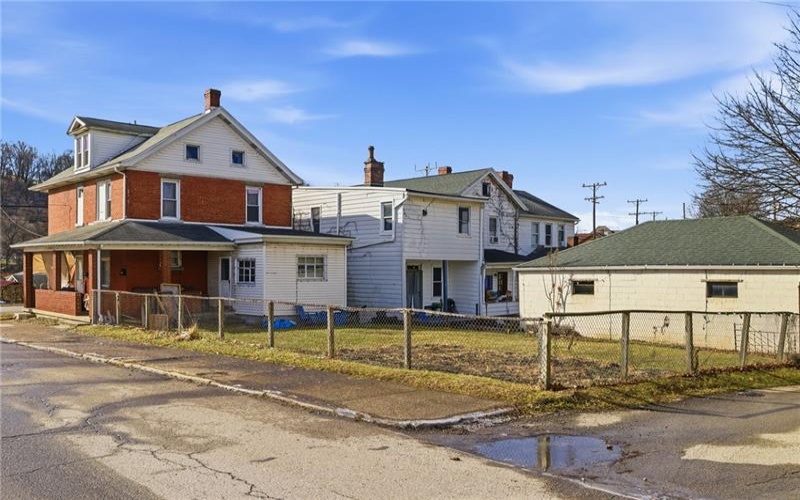 1301-1301.5 Penn Avenue, Jeannette, 15644, ,Multi-unit,For Sale,Penn Avenue,1738017