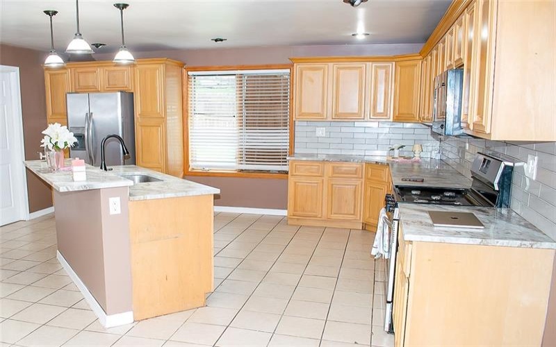 1378 Robbins Station Rd, Irwin, 15642, 5 Bedrooms Bedrooms, 11 Rooms Rooms,4 BathroomsBathrooms,Residential,For Sale,Robbins Station Rd,1746179