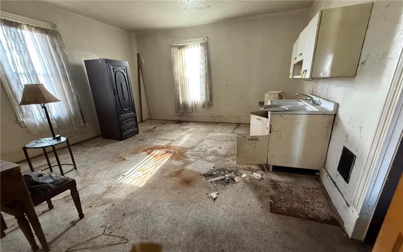 104 CHURCH AVENUE, Masontown, 15461, 3 Bedrooms Bedrooms, 7 Rooms Rooms,2 BathroomsBathrooms,Residential,For Sale,CHURCH AVENUE,1729037