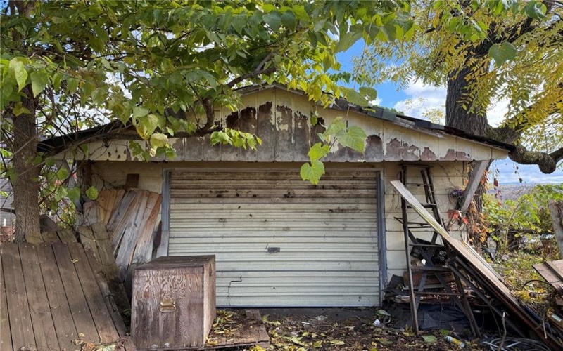 104 CHURCH AVENUE, Masontown, 15461, 3 Bedrooms Bedrooms, 7 Rooms Rooms,2 BathroomsBathrooms,Residential,For Sale,CHURCH AVENUE,1729037