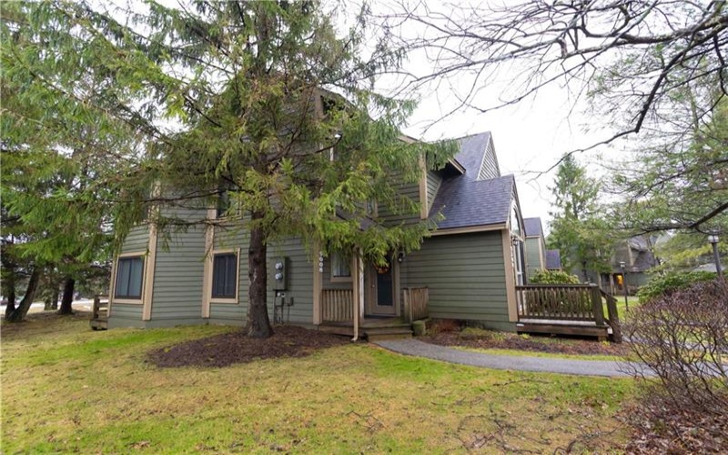 5008 Summit Dr, Hidden Valley, 15502, 2 Bedrooms Bedrooms, 5 Rooms Rooms,2 BathroomsBathrooms,Residential,For Sale,Summit Dr,1743699