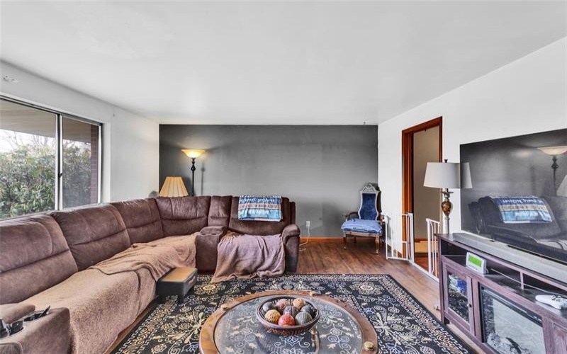 605 Short St, Greensburg, 15601, 4 Bedrooms Bedrooms, 8 Rooms Rooms,3 BathroomsBathrooms,Residential,For Sale,Short St,1743702