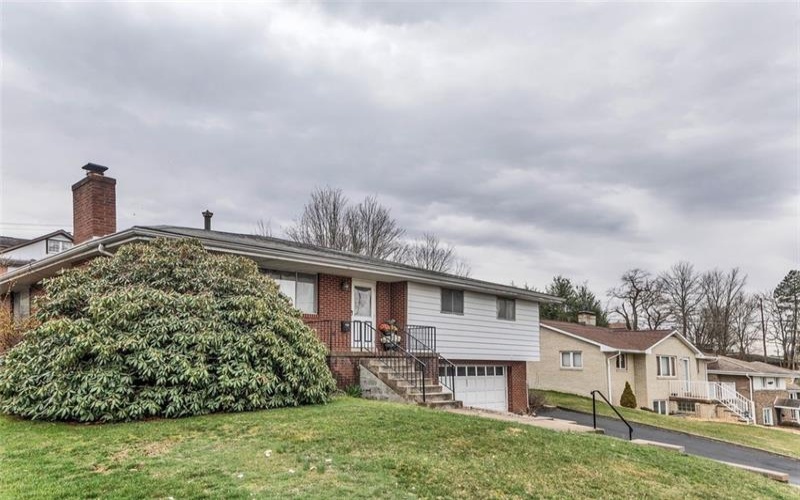 605 Short St, Greensburg, 15601, 4 Bedrooms Bedrooms, 8 Rooms Rooms,3 BathroomsBathrooms,Residential,For Sale,Short St,1743702