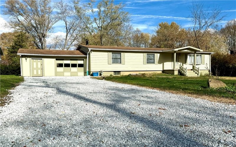 226 Cottage Ave, Masontown, 15461, 3 Bedrooms Bedrooms, 6 Rooms Rooms,2.1 BathroomsBathrooms,Residential,For Sale,Cottage Ave,1729057