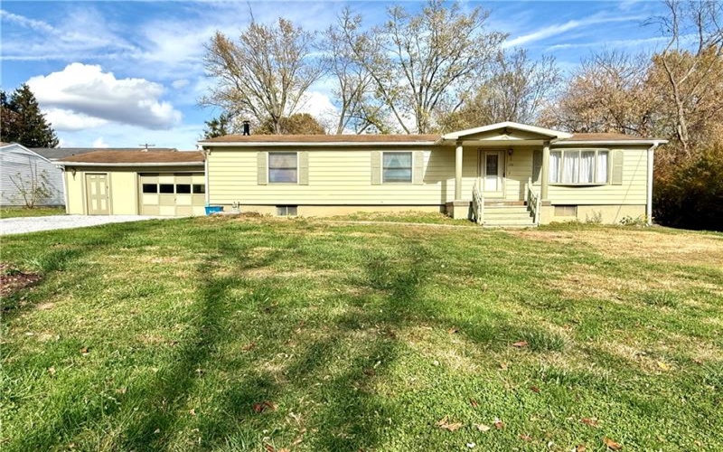 226 Cottage Ave, Masontown, 15461, 3 Bedrooms Bedrooms, 6 Rooms Rooms,2.1 BathroomsBathrooms,Residential,For Sale,Cottage Ave,1729057
