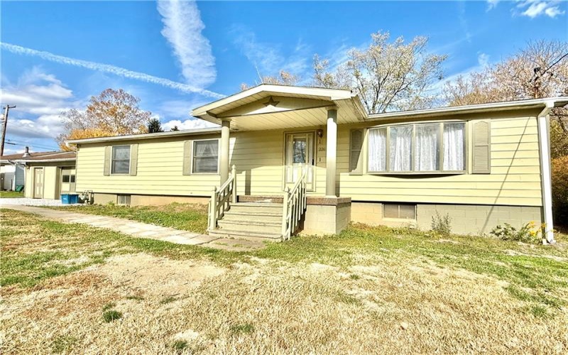 226 Cottage Ave, Masontown, 15461, 3 Bedrooms Bedrooms, 6 Rooms Rooms,2.1 BathroomsBathrooms,Residential,For Sale,Cottage Ave,1729057