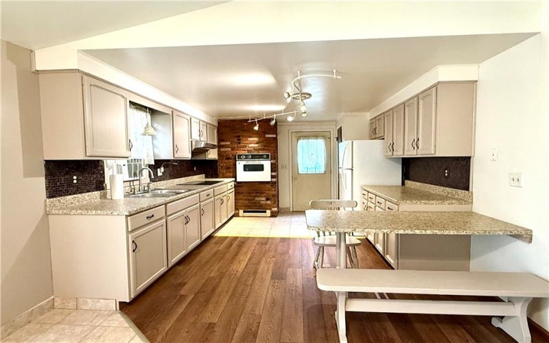 226 Cottage Ave, Masontown, 15461, 3 Bedrooms Bedrooms, 6 Rooms Rooms,2.1 BathroomsBathrooms,Residential,For Sale,Cottage Ave,1729057