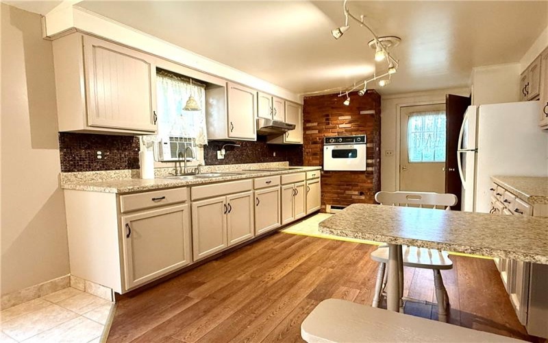 226 Cottage Ave, Masontown, 15461, 3 Bedrooms Bedrooms, 6 Rooms Rooms,2.1 BathroomsBathrooms,Residential,For Sale,Cottage Ave,1729057