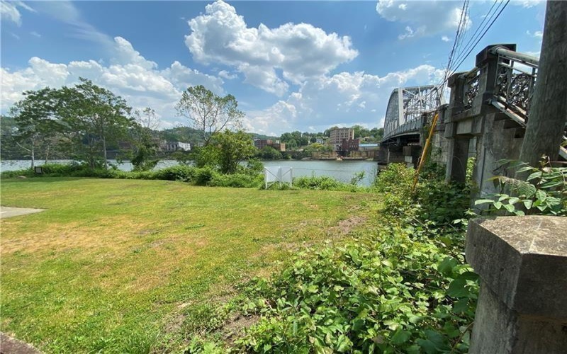 8 Bridge Boulevard, Brownsville, 15417, ,Commercial-industrial-business,For Sale,Bridge Boulevard,1729061