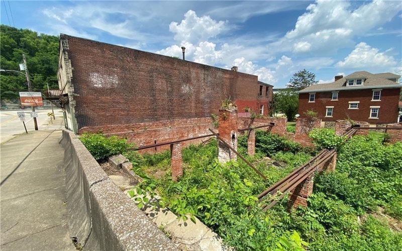 8 Bridge Boulevard, Brownsville, 15417, ,Commercial-industrial-business,For Sale,Bridge Boulevard,1729061
