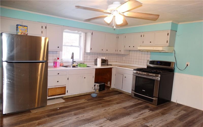 24 Hillman St, Bentleyville, 15314, 3 Bedrooms Bedrooms, ,1 BathroomBathrooms,Residential,For Sale,Hillman St,1740966