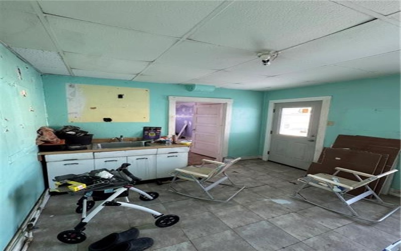 211 3rd St, Jeannette, 15644, 1 Bedroom Bedrooms, ,1 BathroomBathrooms,Residential,For Sale,3rd St,1740968