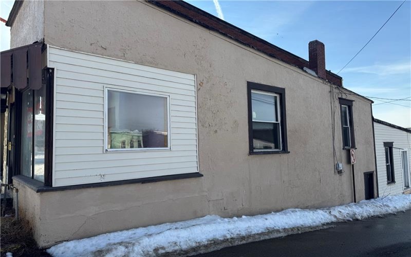 211 3rd St, Jeannette, 15644, 1 Bedroom Bedrooms, ,1 BathroomBathrooms,Residential,For Sale,3rd St,1740968