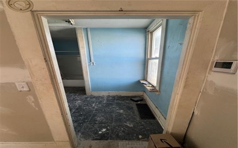 211 3rd St, Jeannette, 15644, 1 Bedroom Bedrooms, ,1 BathroomBathrooms,Residential,For Sale,3rd St,1740968