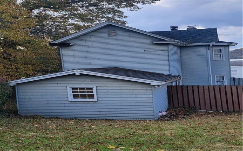 2110 Kenneth Ave, New Kensington, 15068, 2 Bedrooms Bedrooms, ,1.1 BathroomsBathrooms,Residential,For Sale,Kenneth Ave,1729129
