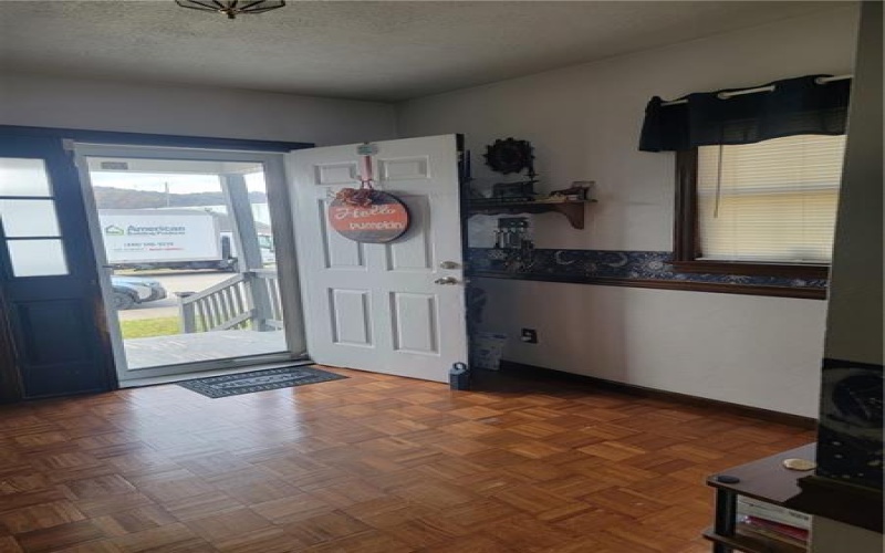 2110 Kenneth Ave, New Kensington, 15068, 2 Bedrooms Bedrooms, ,1.1 BathroomsBathrooms,Residential,For Sale,Kenneth Ave,1729129