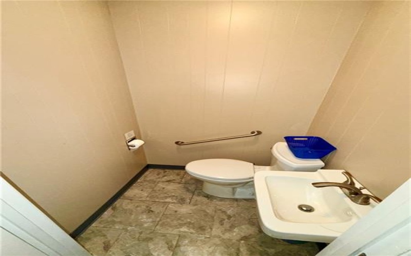 46 Main St (1st floor), Uniontown, 15401, ,Commercial-industrial-business,For Sale,Main St (1st floor),1743749