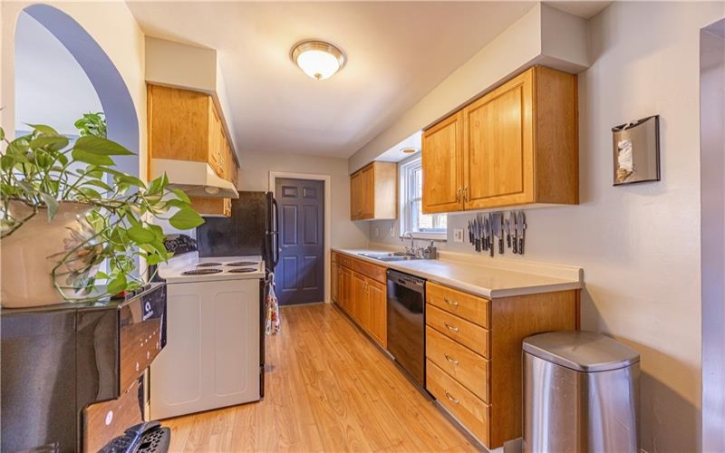 222 Glenview Dr, New Kensington, 15068, 4 Bedrooms Bedrooms, 11 Rooms Rooms,2.1 BathroomsBathrooms,Residential,For Sale,Glenview Dr,1746230