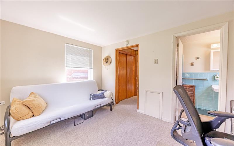 222 Glenview Dr, New Kensington, 15068, 4 Bedrooms Bedrooms, 11 Rooms Rooms,2.1 BathroomsBathrooms,Residential,For Sale,Glenview Dr,1746230