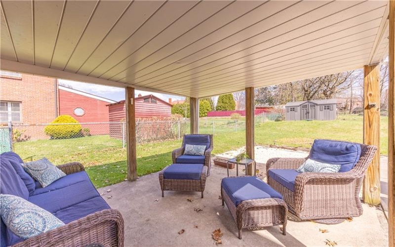 222 Glenview Dr, New Kensington, 15068, 4 Bedrooms Bedrooms, 11 Rooms Rooms,2.1 BathroomsBathrooms,Residential,For Sale,Glenview Dr,1746230