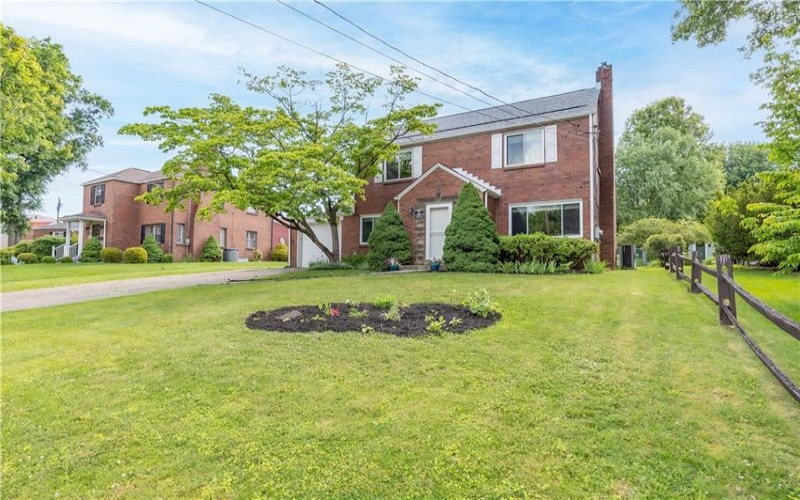 222 Glenview Dr, New Kensington, 15068, 4 Bedrooms Bedrooms, 11 Rooms Rooms,2.1 BathroomsBathrooms,Residential,For Sale,Glenview Dr,1746230