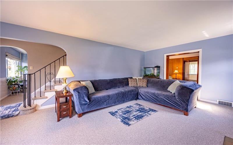 222 Glenview Dr, New Kensington, 15068, 4 Bedrooms Bedrooms, 11 Rooms Rooms,2.1 BathroomsBathrooms,Residential,For Sale,Glenview Dr,1746230