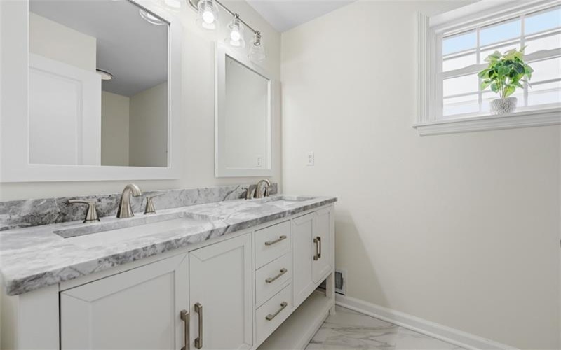 5149 Watters Road, Lower Burrell, 15068, 4 Bedrooms Bedrooms, ,3.1 BathroomsBathrooms,Residential,For Sale,Watters Road,1741007