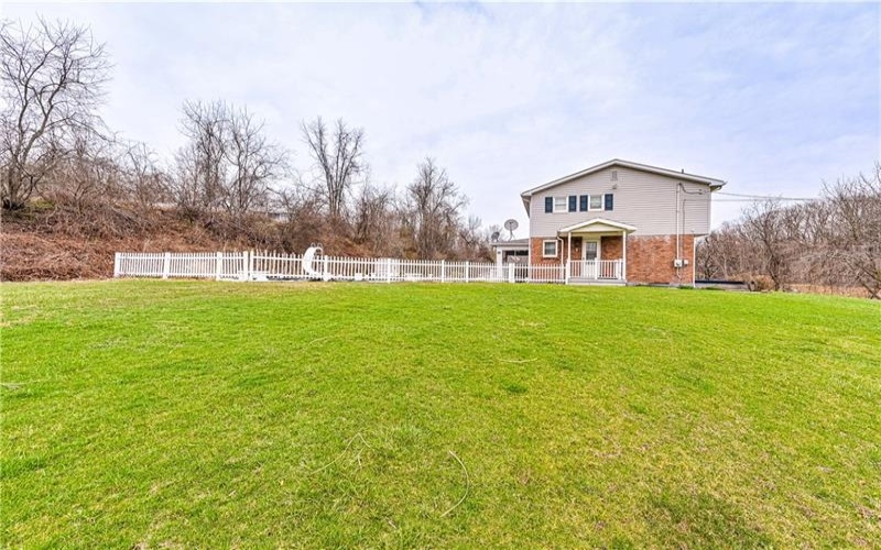 687 Middletown Road, New Stanton, 15672, 4 Bedrooms Bedrooms, 10 Rooms Rooms,2.2 BathroomsBathrooms,Residential,For Sale,Middletown Road,1743795