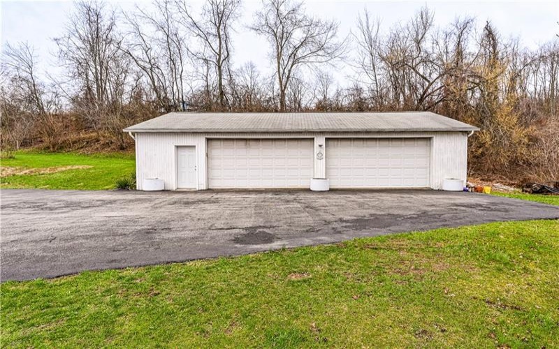 687 Middletown Road, New Stanton, 15672, 4 Bedrooms Bedrooms, 10 Rooms Rooms,2.2 BathroomsBathrooms,Residential,For Sale,Middletown Road,1743795