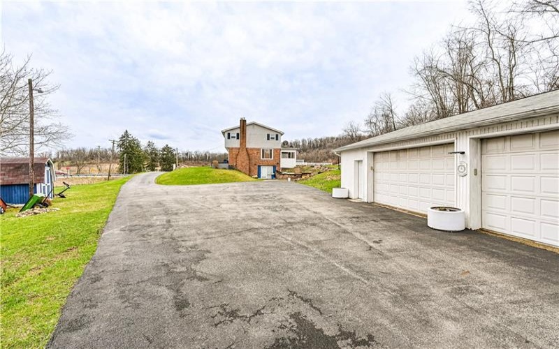 687 Middletown Road, New Stanton, 15672, 4 Bedrooms Bedrooms, 10 Rooms Rooms,2.2 BathroomsBathrooms,Residential,For Sale,Middletown Road,1743795