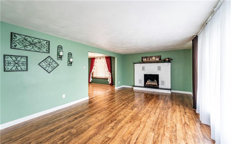 687 Middletown Road, New Stanton, 15672, 4 Bedrooms Bedrooms, 10 Rooms Rooms,2.2 BathroomsBathrooms,Residential,For Sale,Middletown Road,1743795
