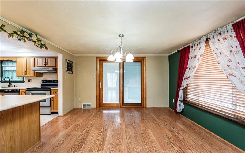 687 Middletown Road, New Stanton, 15672, 4 Bedrooms Bedrooms, 10 Rooms Rooms,2.2 BathroomsBathrooms,Residential,For Sale,Middletown Road,1743795