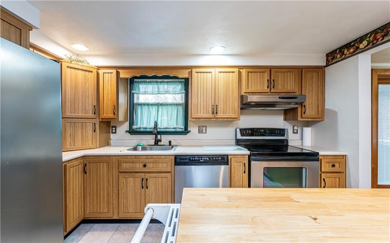 687 Middletown Road, New Stanton, 15672, 4 Bedrooms Bedrooms, 10 Rooms Rooms,2.2 BathroomsBathrooms,Residential,For Sale,Middletown Road,1743795