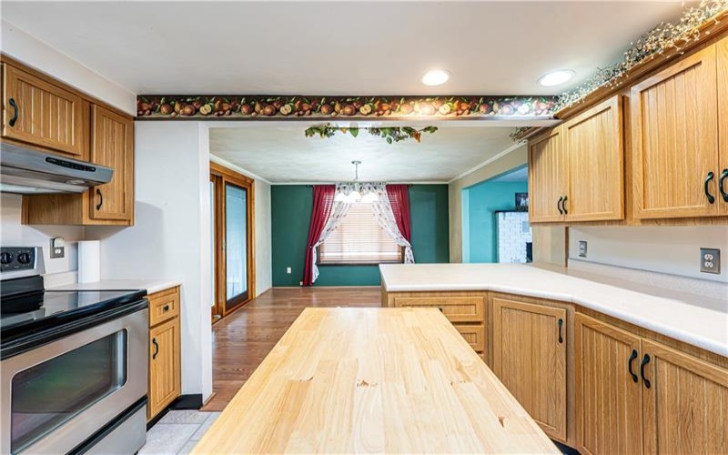 687 Middletown Road, New Stanton, 15672, 4 Bedrooms Bedrooms, 10 Rooms Rooms,2.2 BathroomsBathrooms,Residential,For Sale,Middletown Road,1743795