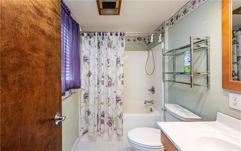 687 Middletown Road, New Stanton, 15672, 4 Bedrooms Bedrooms, 10 Rooms Rooms,2.2 BathroomsBathrooms,Residential,For Sale,Middletown Road,1743795