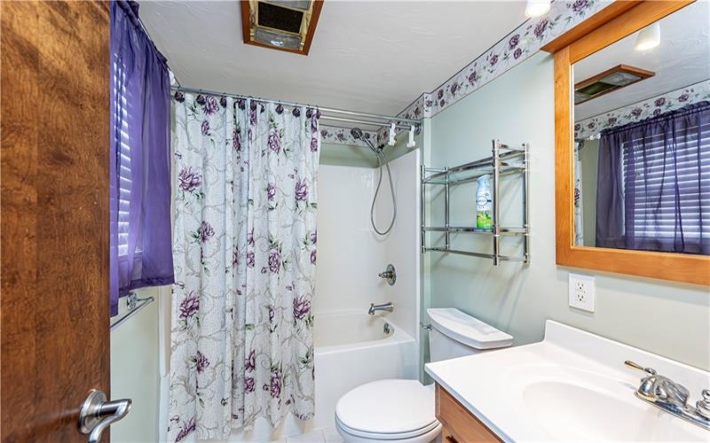 687 Middletown Road, New Stanton, 15672, 4 Bedrooms Bedrooms, 10 Rooms Rooms,2.2 BathroomsBathrooms,Residential,For Sale,Middletown Road,1743795