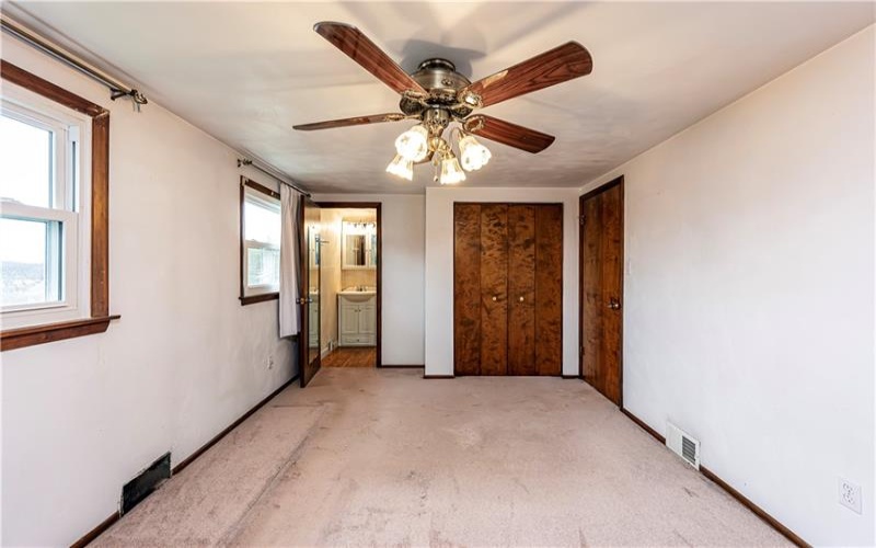 687 Middletown Road, New Stanton, 15672, 4 Bedrooms Bedrooms, 10 Rooms Rooms,2.2 BathroomsBathrooms,Residential,For Sale,Middletown Road,1743795