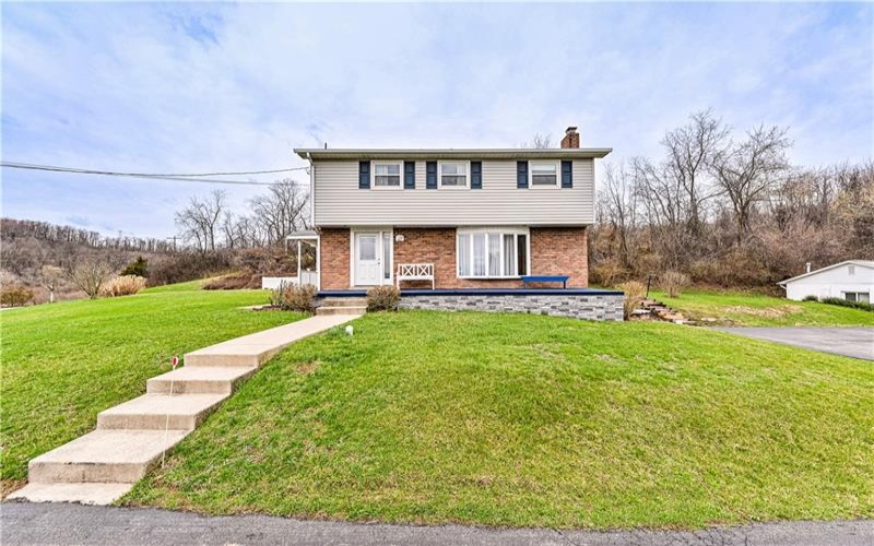 687 Middletown Road, New Stanton, 15672, 4 Bedrooms Bedrooms, 10 Rooms Rooms,2.2 BathroomsBathrooms,Residential,For Sale,Middletown Road,1743795