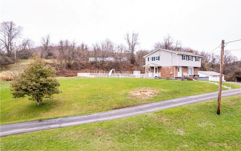 687 Middletown Road, New Stanton, 15672, 4 Bedrooms Bedrooms, 10 Rooms Rooms,2.2 BathroomsBathrooms,Residential,For Sale,Middletown Road,1743795