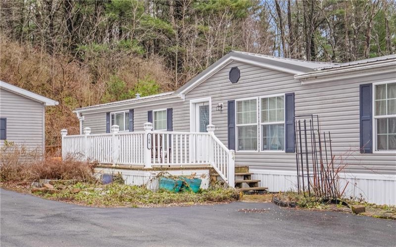 64 High View Dr, Donegal, 15628, 3 Bedrooms Bedrooms, ,2 BathroomsBathrooms,Residential,For Sale,High View Dr,1746313