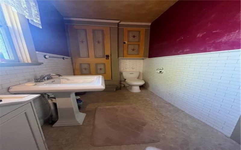 301 Center Avenue, New Stanton, 15672, 3 Bedrooms Bedrooms, 7 Rooms Rooms,1.1 BathroomsBathrooms,Residential,For Sale,Center Avenue,1733716