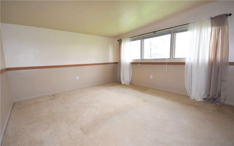 327 Wayne St, Claysville, 15323, 4 Bedrooms Bedrooms, 9 Rooms Rooms,2.1 BathroomsBathrooms,Residential,For Sale,Wayne St,1746368