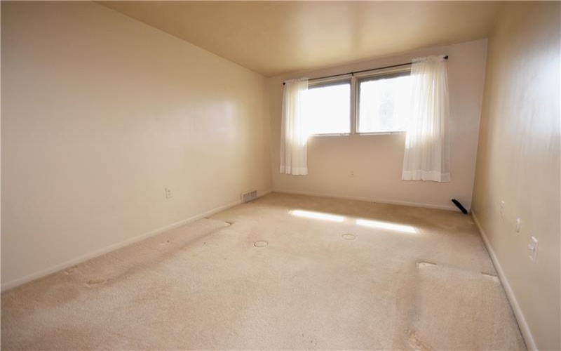 327 Wayne St, Claysville, 15323, 4 Bedrooms Bedrooms, 9 Rooms Rooms,2.1 BathroomsBathrooms,Residential,For Sale,Wayne St,1746368