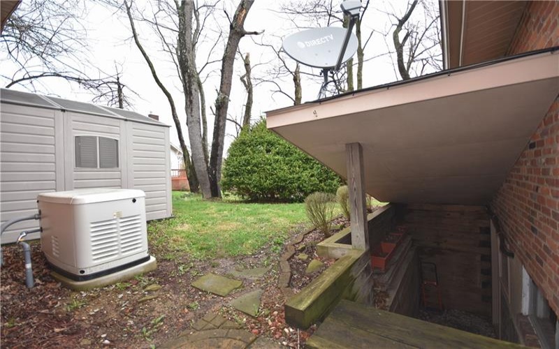 327 Wayne St, Claysville, 15323, 4 Bedrooms Bedrooms, 9 Rooms Rooms,2.1 BathroomsBathrooms,Residential,For Sale,Wayne St,1746368
