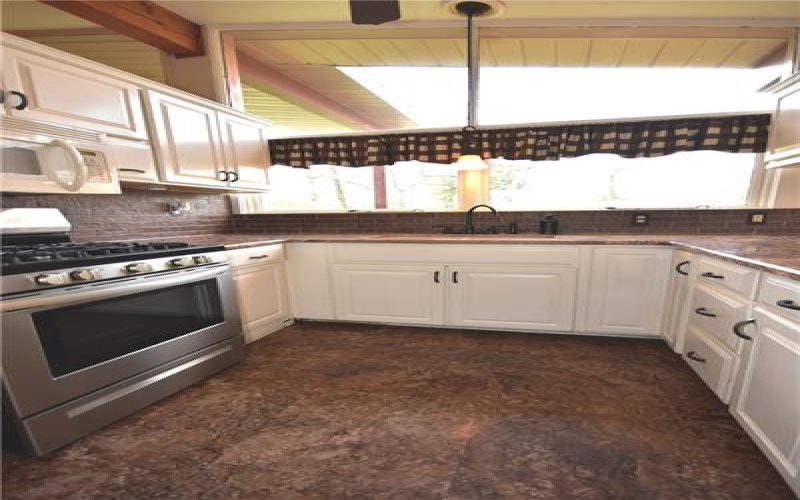 327 Wayne St, Claysville, 15323, 4 Bedrooms Bedrooms, 9 Rooms Rooms,2.1 BathroomsBathrooms,Residential,For Sale,Wayne St,1746368
