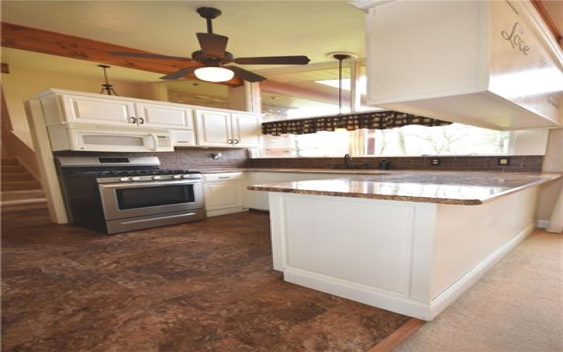 327 Wayne St, Claysville, 15323, 4 Bedrooms Bedrooms, 9 Rooms Rooms,2.1 BathroomsBathrooms,Residential,For Sale,Wayne St,1746368