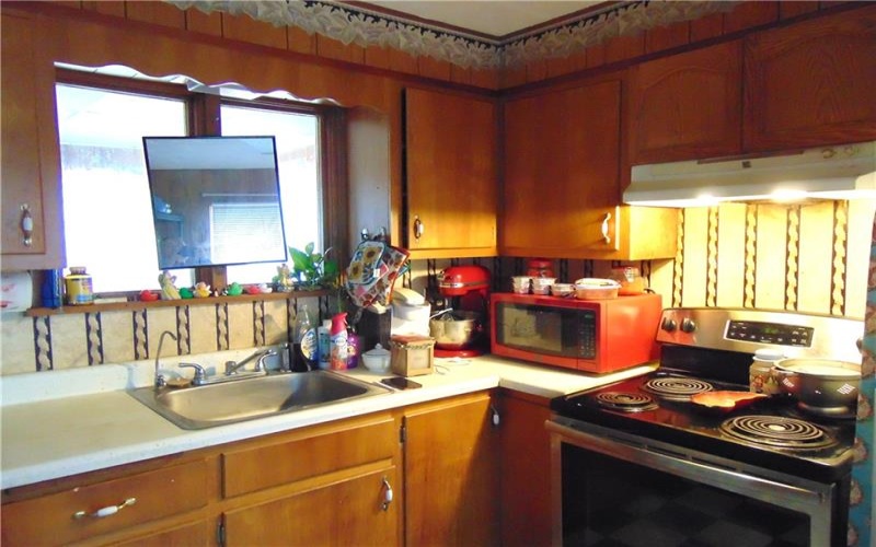 910 Lincoln Ave, Charleroi, 15022, 1 Bedroom Bedrooms, 6 Rooms Rooms,1 BathroomBathrooms,Residential,For Sale,Lincoln Ave,1741162