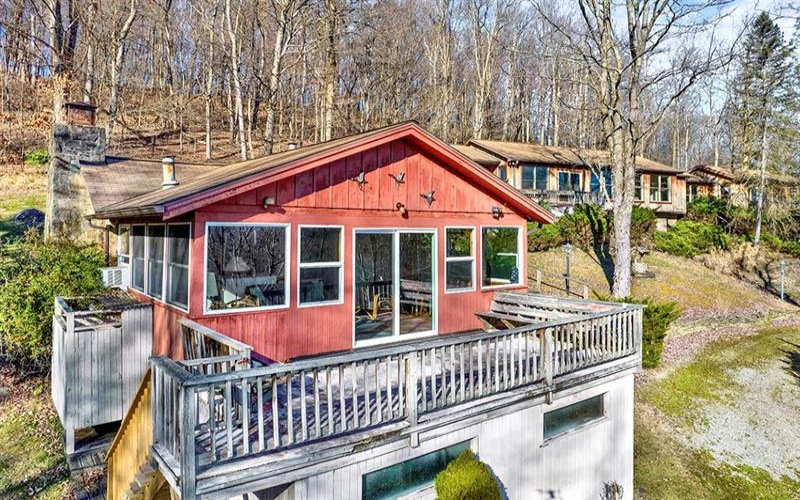254 Light Ln, Ligonier, 15658, 2 Bedrooms Bedrooms, ,2.1 BathroomsBathrooms,Residential,For Sale,Light Ln,1738326
