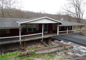 1283 New Stanton Ruffsdale Road, Ruffs Dale, 15679, 3 Bedrooms Bedrooms, 6 Rooms Rooms,2 BathroomsBathrooms,Residential,For Sale,New Stanton Ruffsdale Road,1746434