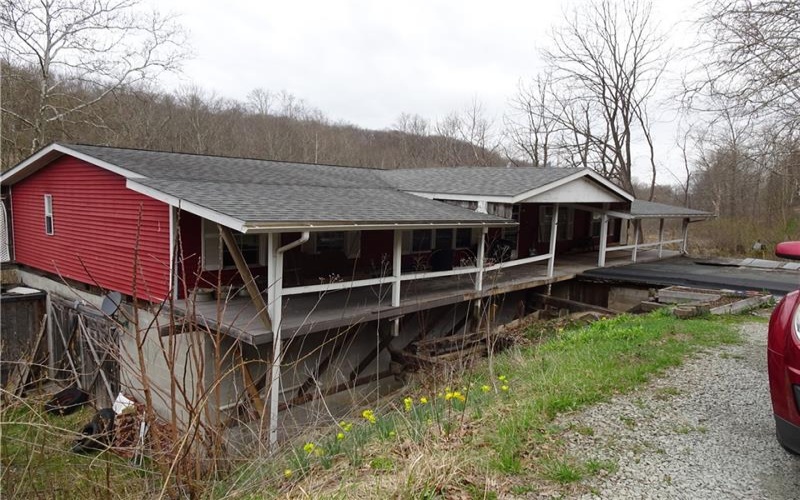 1283 New Stanton Ruffsdale Road, Ruffs Dale, 15679, 3 Bedrooms Bedrooms, 6 Rooms Rooms,2 BathroomsBathrooms,Residential,For Sale,New Stanton Ruffsdale Road,1746434